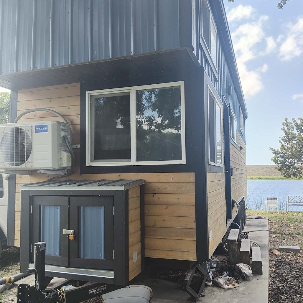 Florida tiny home with mini split air conditioner